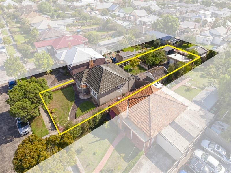 4 Clonard Avenue, Geelong West VIC 3218