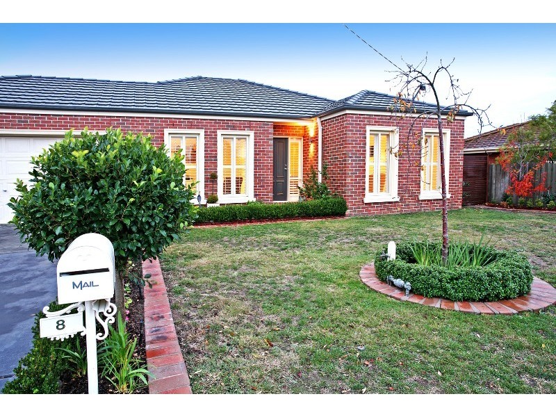 8 Rowe Street, Hamlyn Heights VIC 3215