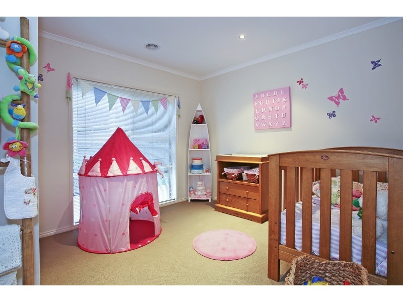 8 Rowe Street, Hamlyn Heights VIC 3215