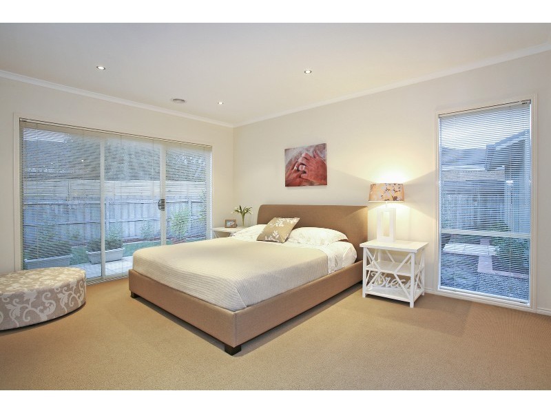 8 Rowe Street, Hamlyn Heights VIC 3215