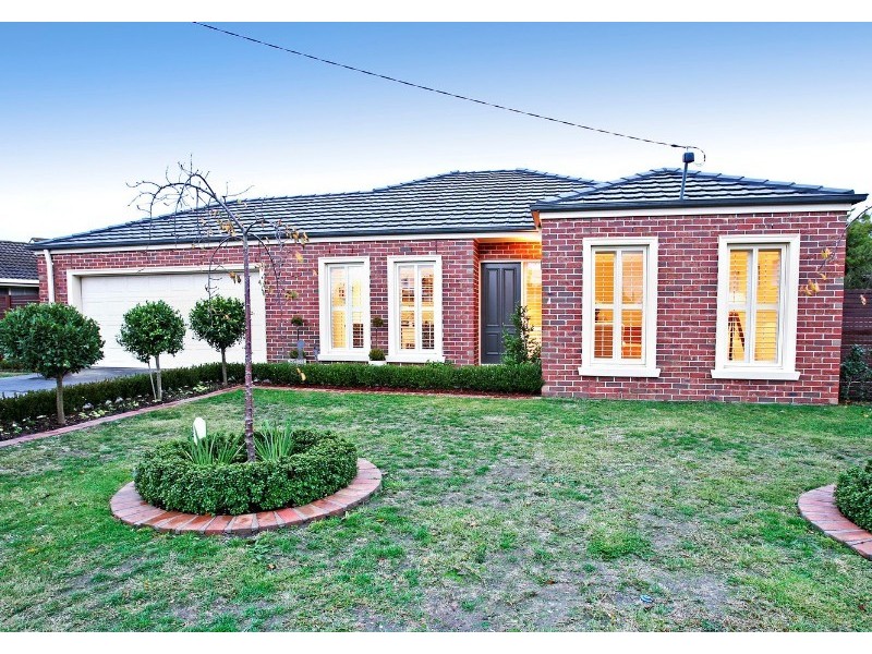 8 Rowe Street, Hamlyn Heights VIC 3215