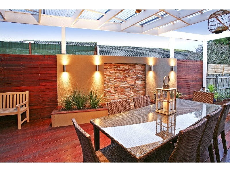 8 Rowe Street, Hamlyn Heights VIC 3215