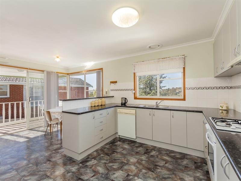 3 Fernhill Drive, Highton VIC 3216