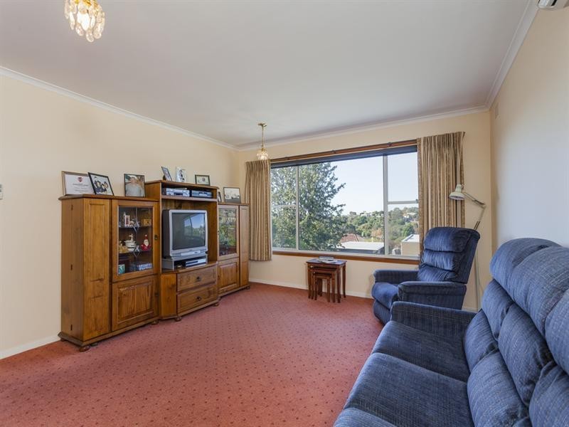 3 Fernhill Drive, Highton VIC 3216