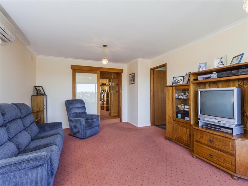 3 Fernhill Drive, Highton VIC 3216