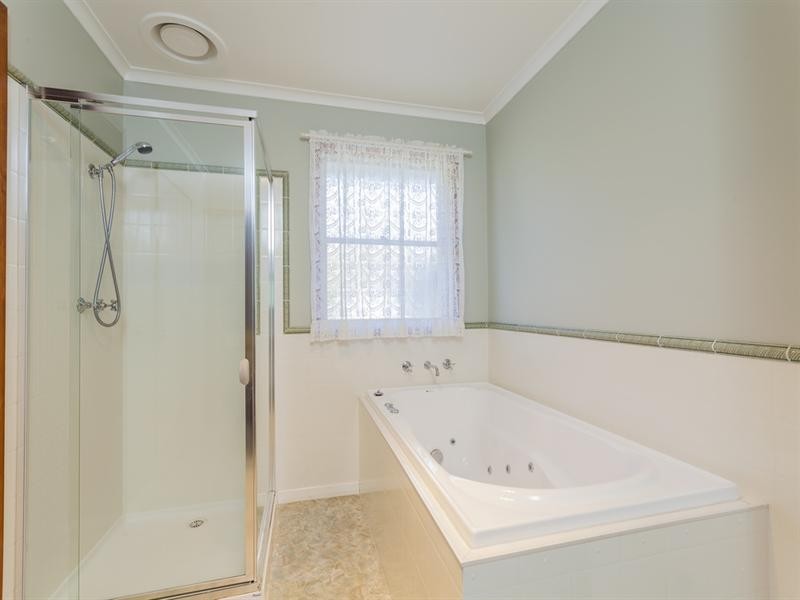 3 Fernhill Drive, Highton VIC 3216