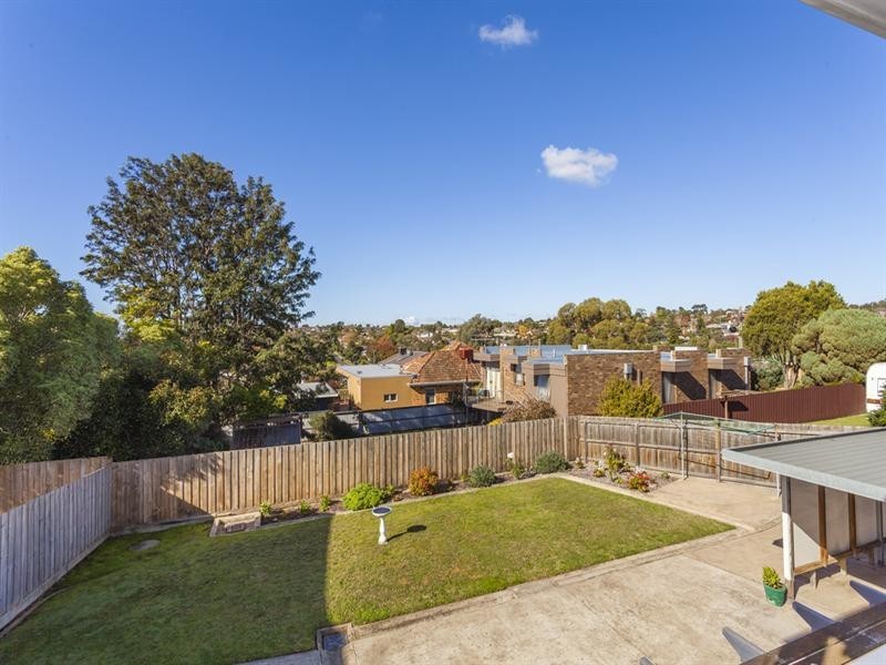 3 Fernhill Drive, Highton VIC 3216