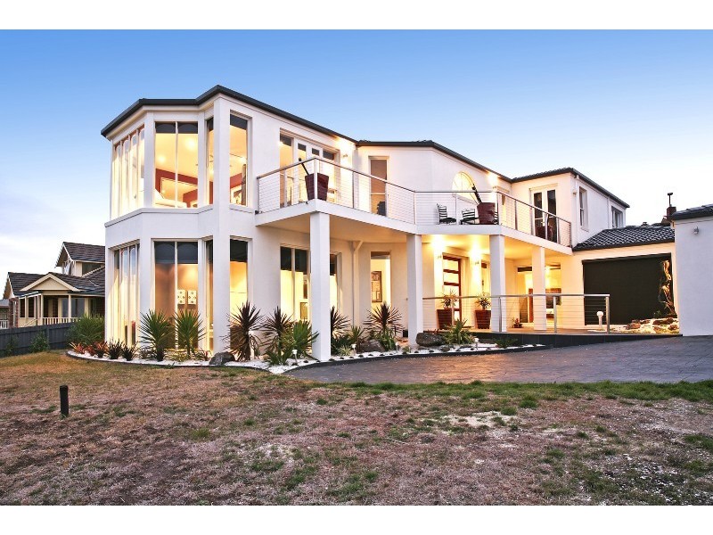 14 Grosvenor Drive, Wandana Heights VIC 3216