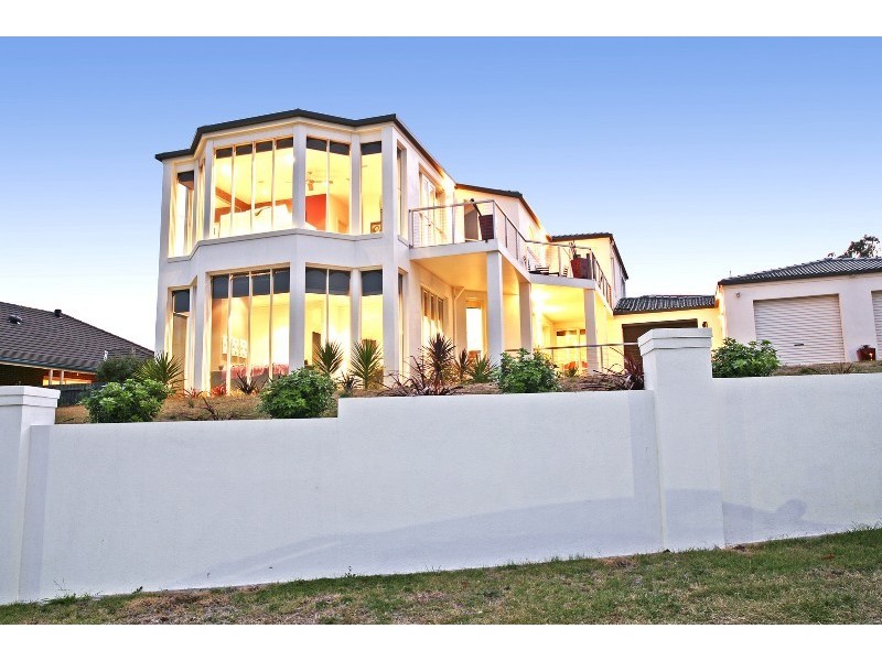 14 Grosvenor Drive, Wandana Heights VIC 3216