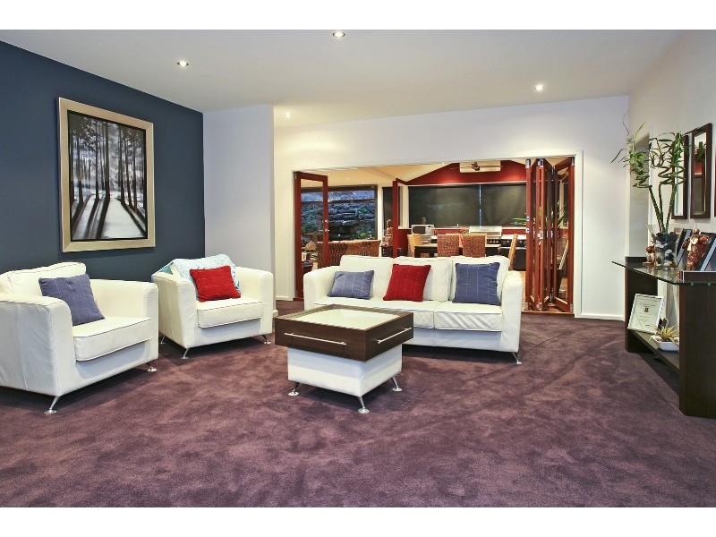 14 Grosvenor Drive, Wandana Heights VIC 3216