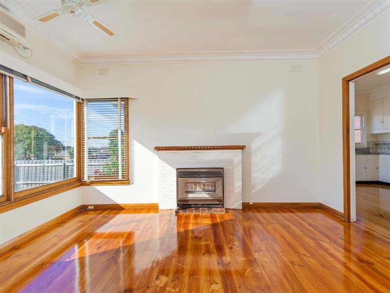 4 Mitchell Street, Belmont VIC 3216