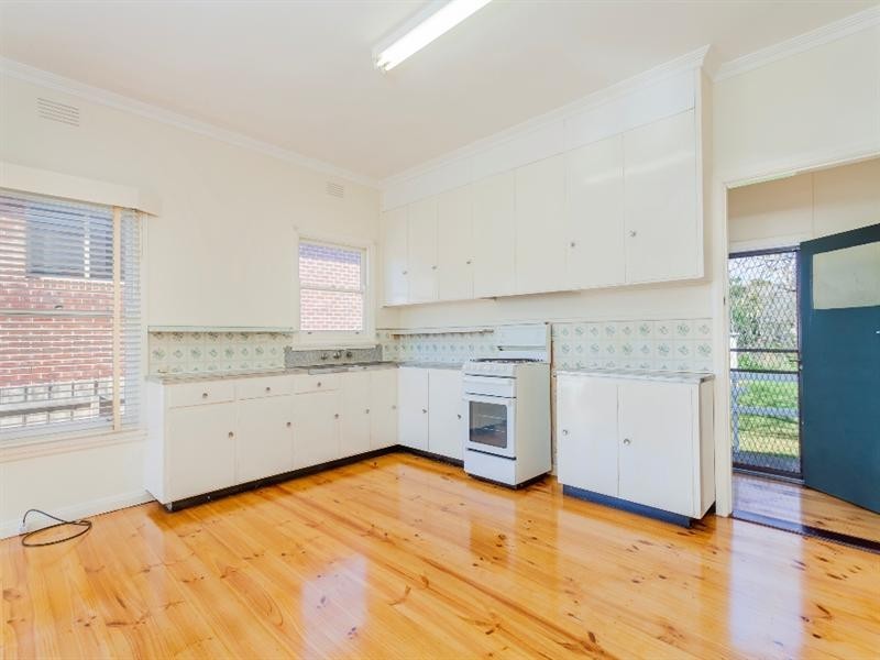 4 Mitchell Street, Belmont VIC 3216