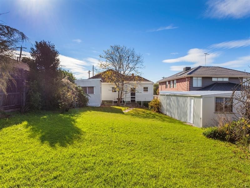 4 Mitchell Street, Belmont VIC 3216