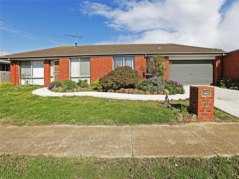 36 Meadenhall Drive, St Albans Park VIC 3219