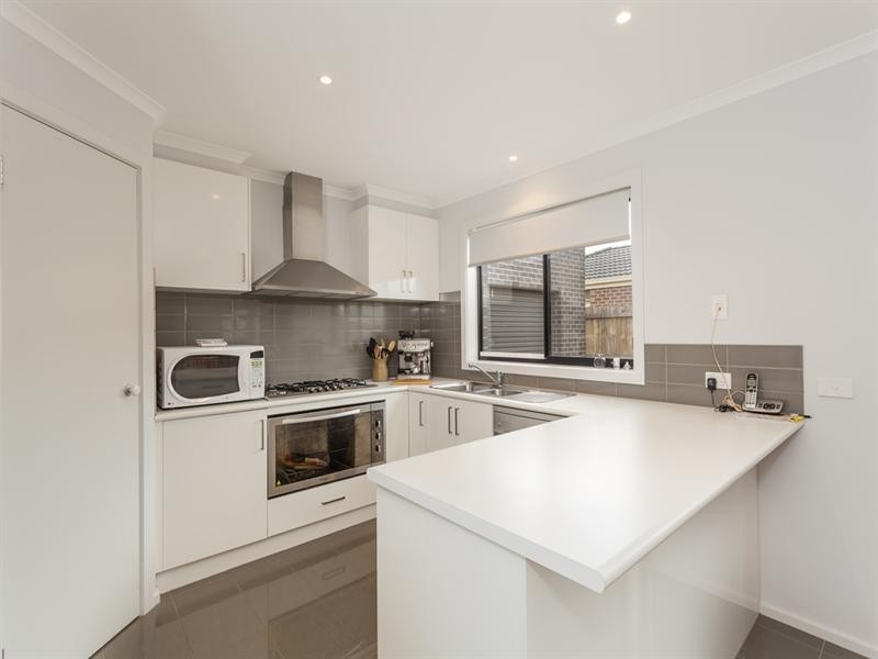 17 Swamphen Drive, Leopold VIC 3224