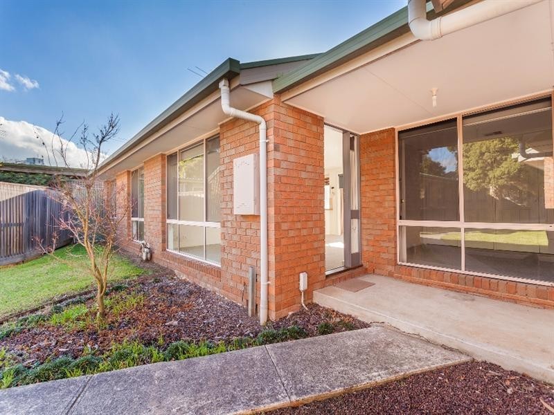 2/364 Autumn Street, Herne Hill VIC 3218