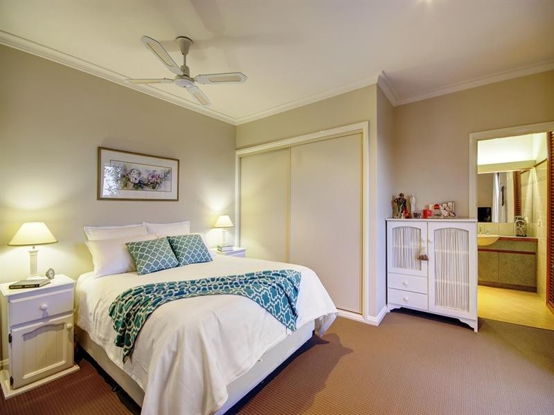 2 Mawarra Court, Highton VIC 3216