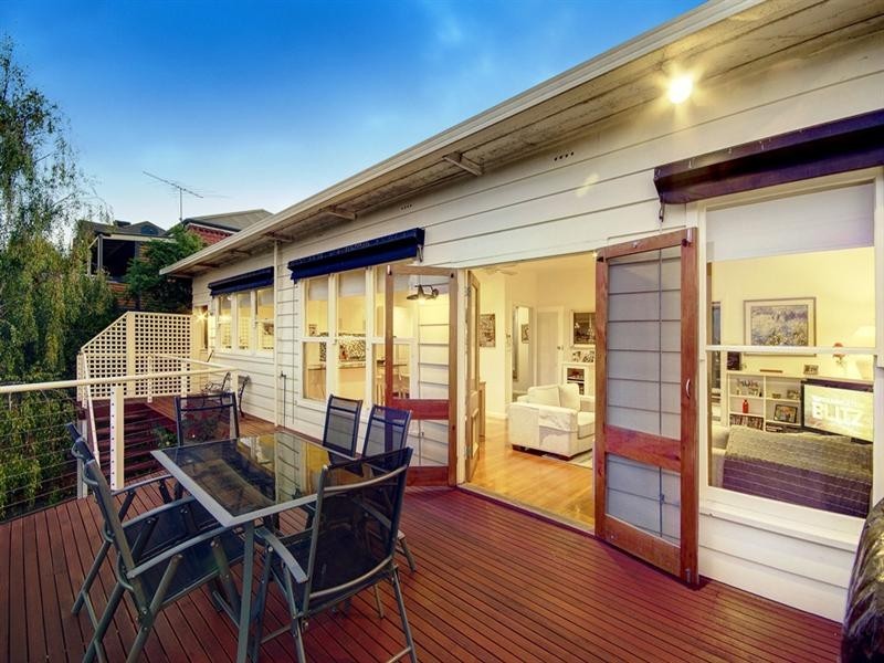 2 Mawarra Court, Highton VIC 3216