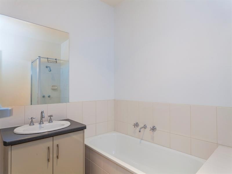 1/175 Heyers Road, Grovedale VIC 3216