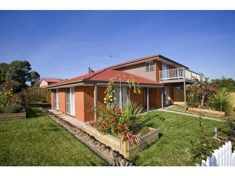 61 Wingarra Drive, Grovedale VIC 3216