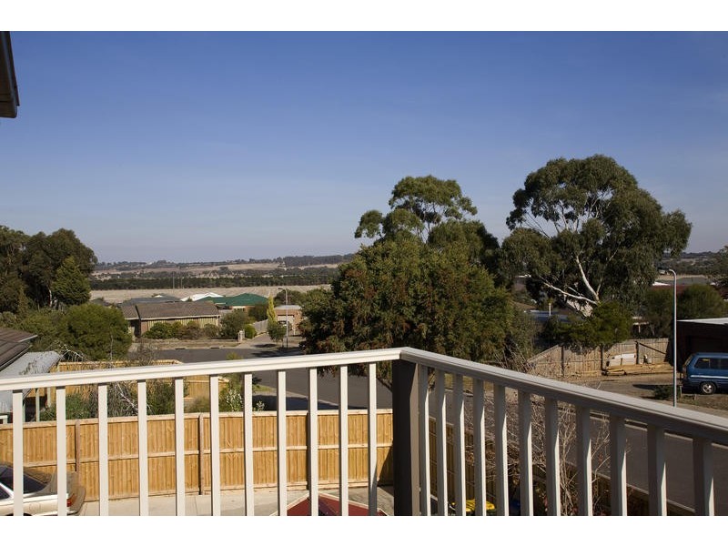 61 Wingarra Drive, Grovedale VIC 3216