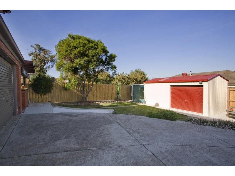 61 Wingarra Drive, Grovedale VIC 3216