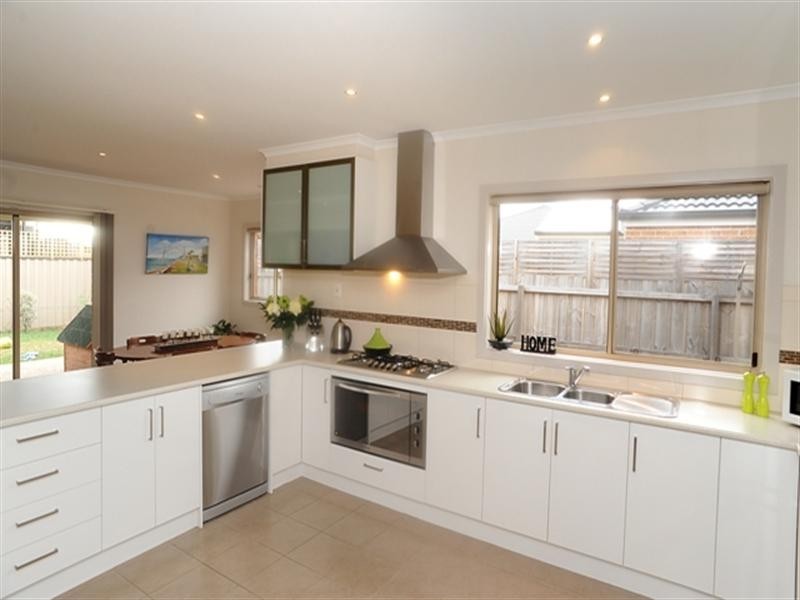 19 Spinnaker Drive, St Leonards VIC 3223