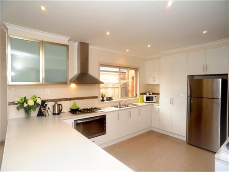 19 Spinnaker Drive, St Leonards VIC 3223