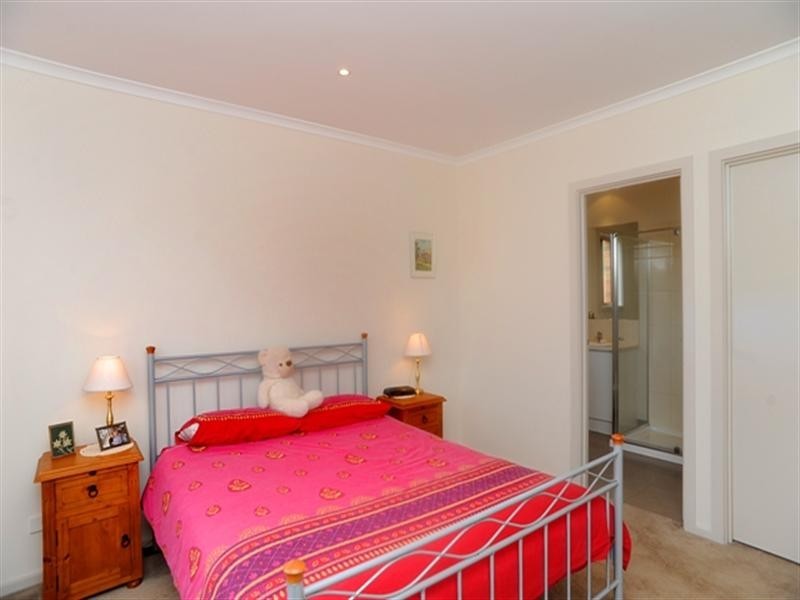 19 Spinnaker Drive, St Leonards VIC 3223