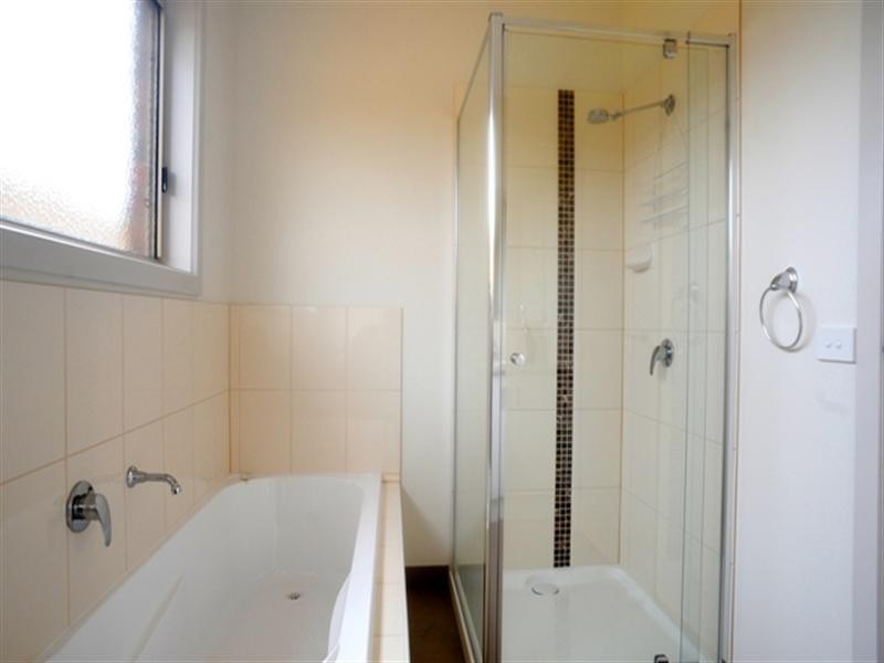 19 Spinnaker Drive, St Leonards VIC 3223