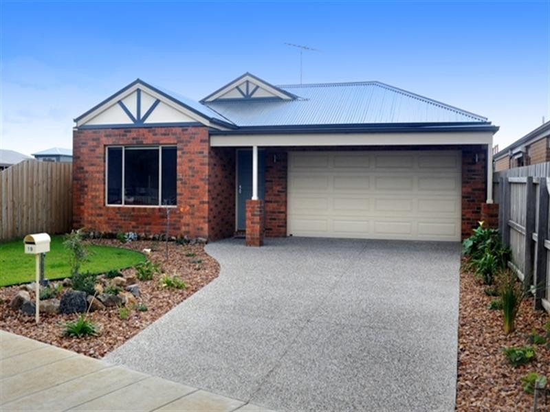 19 Spinnaker Drive, St Leonards VIC 3223