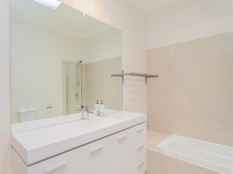 5 Hennessey Avenue, Herne Hill VIC 3218