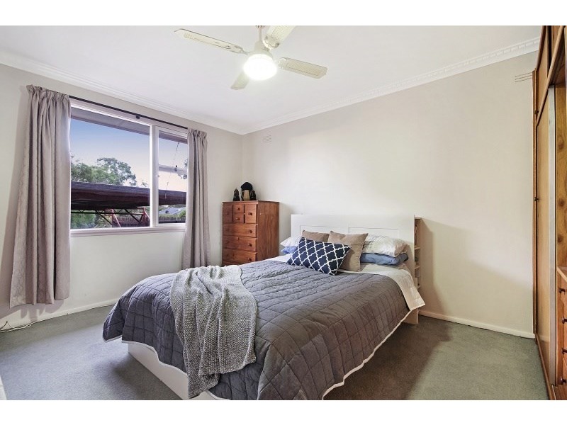 1 Carroll Road, Highton VIC 3216