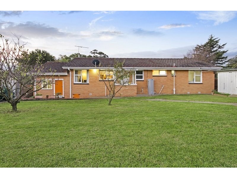 1 Carroll Road, Highton VIC 3216