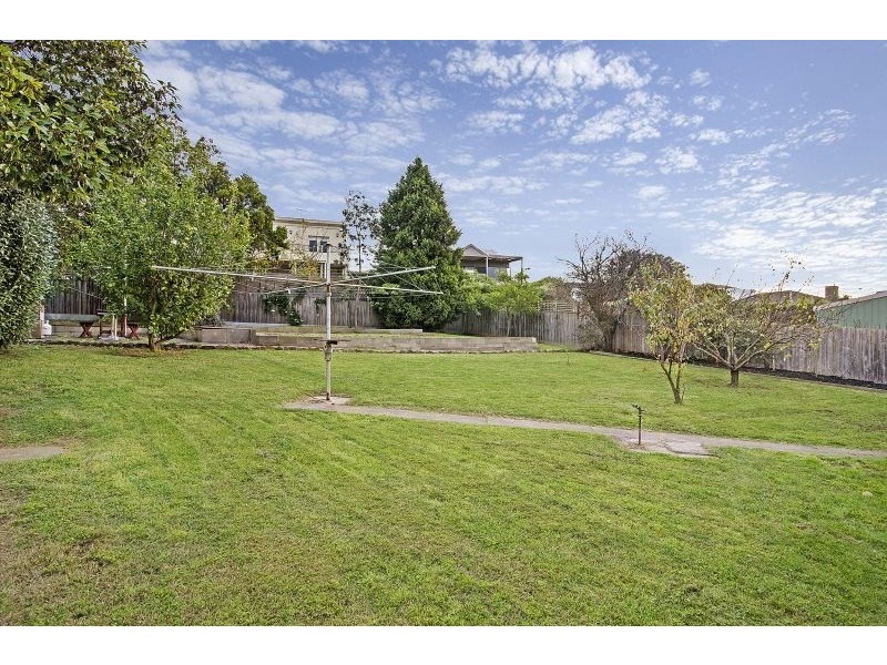 1 Carroll Road, Highton VIC 3216