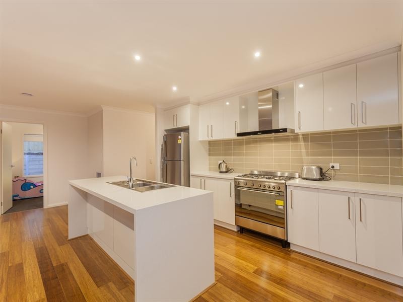 14 Aitkenside Avenue, Highton VIC 3216