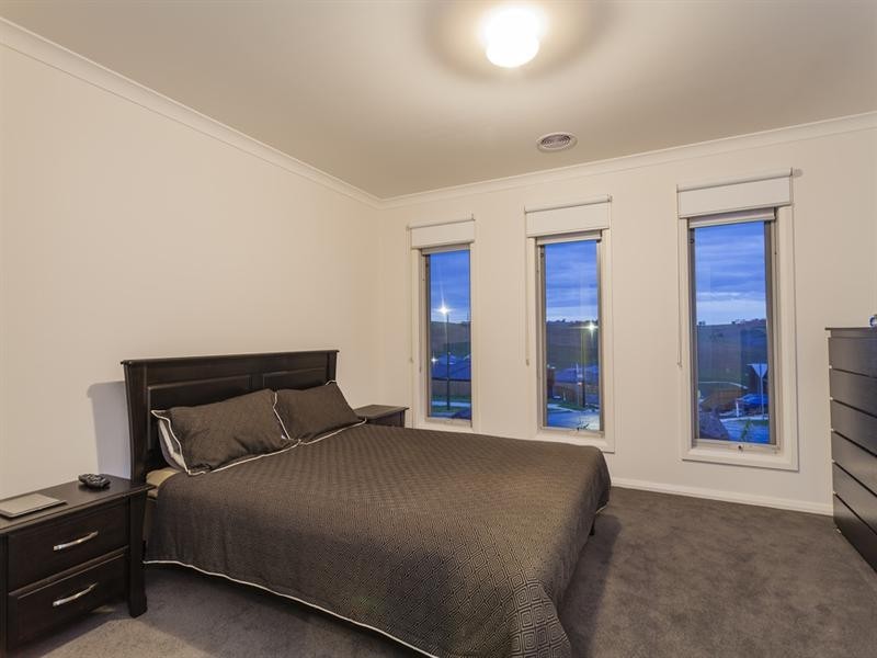 14 Aitkenside Avenue, Highton VIC 3216