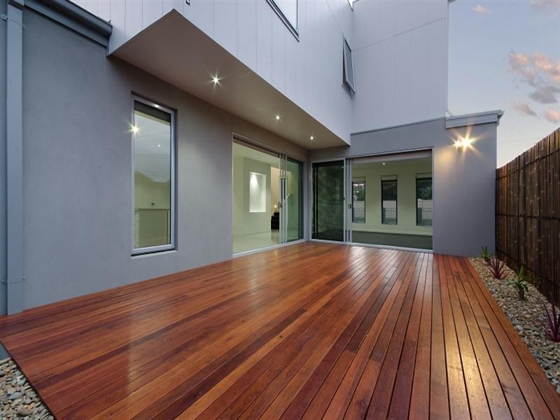 16 Holyrood Avenue, Newtown VIC 3220