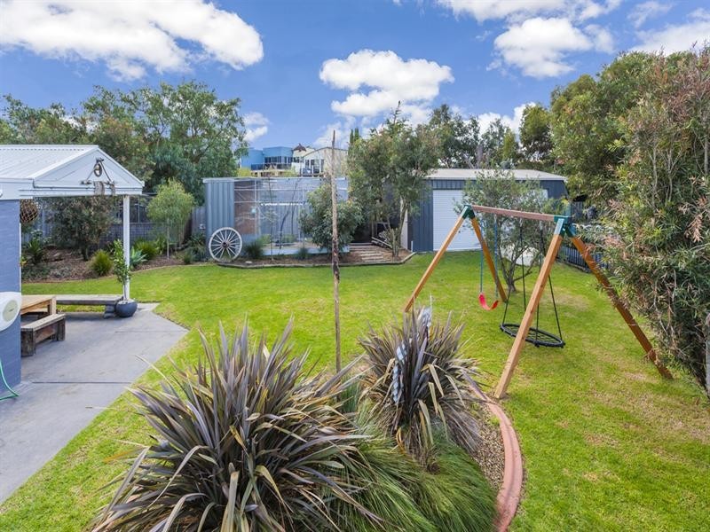 8 Hettie Court, Torquay VIC 3228