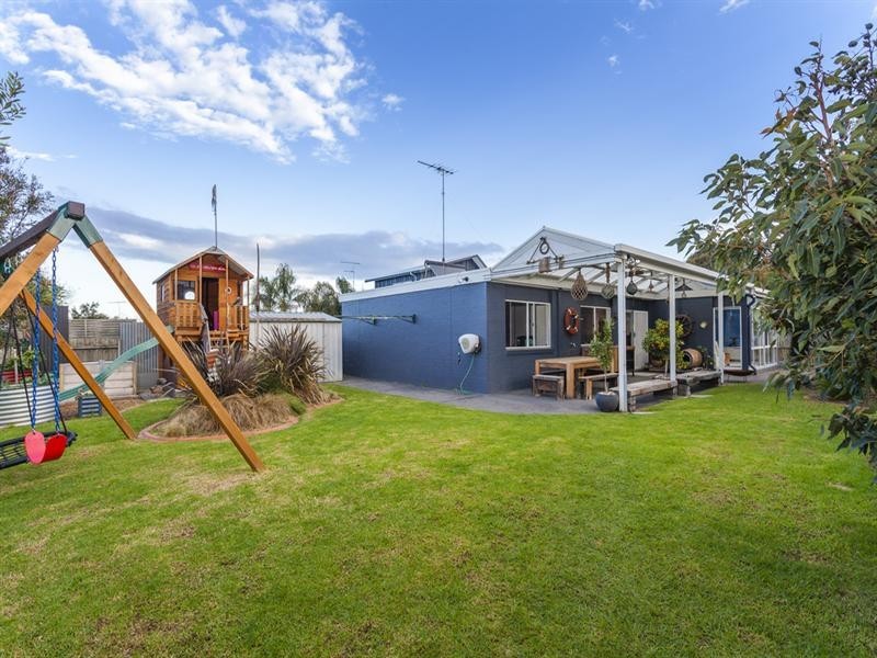 8 Hettie Court, Torquay VIC 3228
