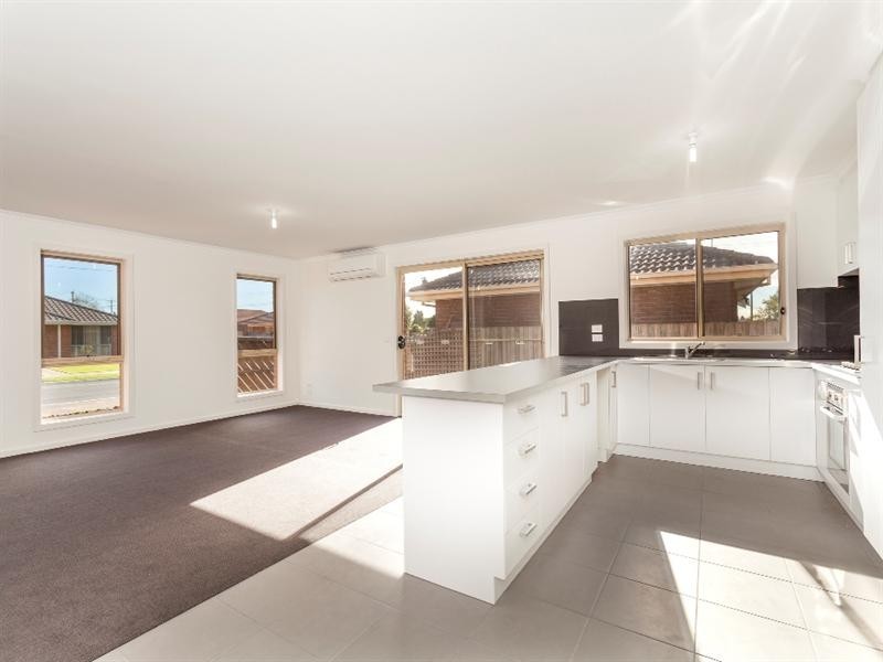 5 Burdoo Drive, Grovedale VIC 3216