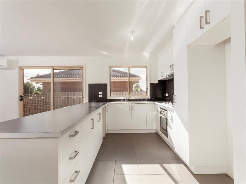 5 Burdoo Drive, Grovedale VIC 3216