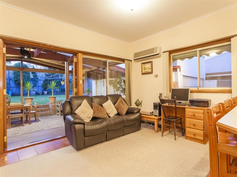 30 Camden Road, Newtown VIC 3220