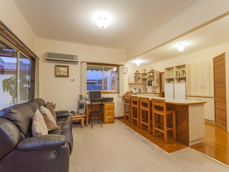 30 Camden Road, Newtown VIC 3220