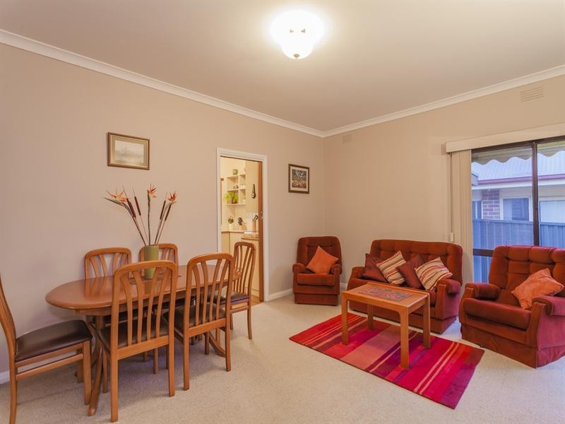 30 Camden Road, Newtown VIC 3220