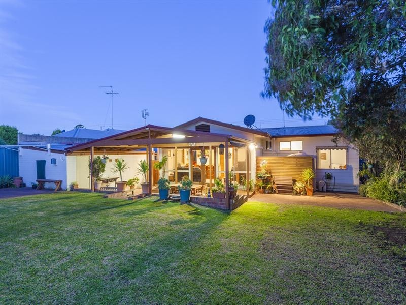 30 Camden Road, Newtown VIC 3220