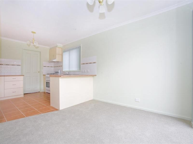 2/9 Heyers Road, Grovedale VIC 3216