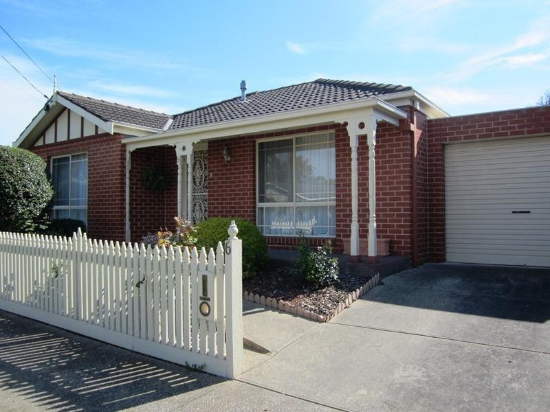 6 Woorayl Street, Hamlyn Heights VIC 3215