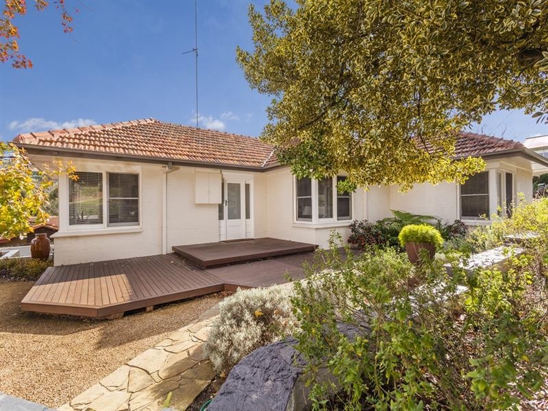 12 Ardlui Drive, Newtown VIC 3220