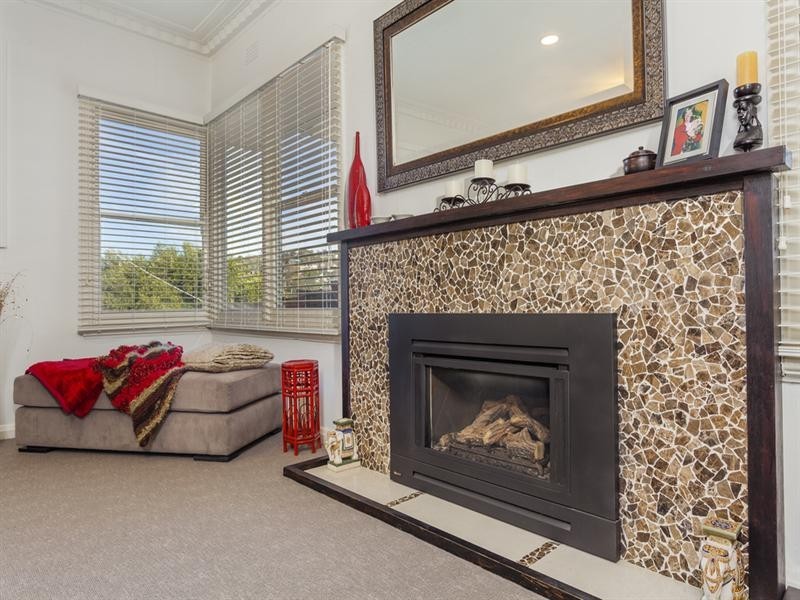 12 Ardlui Drive, Newtown VIC 3220